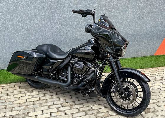 HARLEY-DAVIDSON STREET GLIDE SPECIAL 
